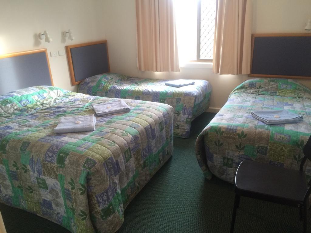 Pelicans Motel San Remo Room photo